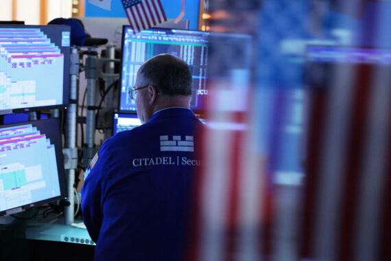 S&P 500 capai rekor tertinggi di tengah perang Iran dan lonjakan harga minyak